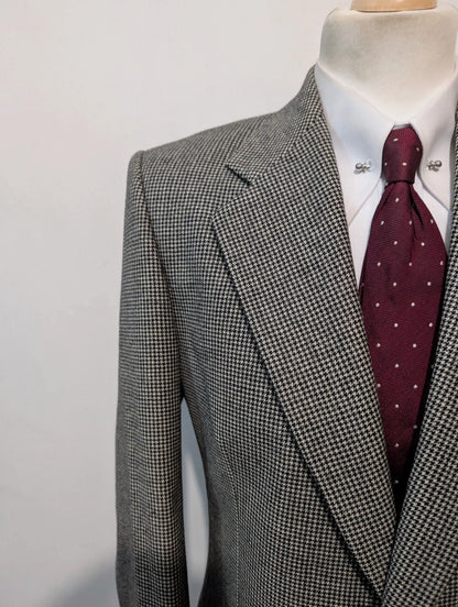 Exceptionnel costume gris en pied de poule