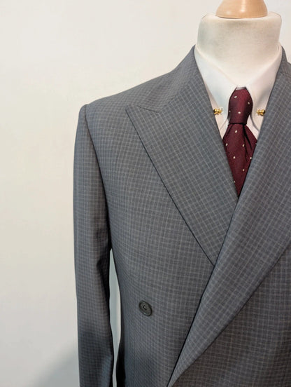 Légendaire costume croisé gris en laine légère