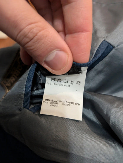 Parfait costume bleu en laine