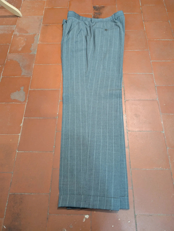 Élégant costume chalkstripe en laine