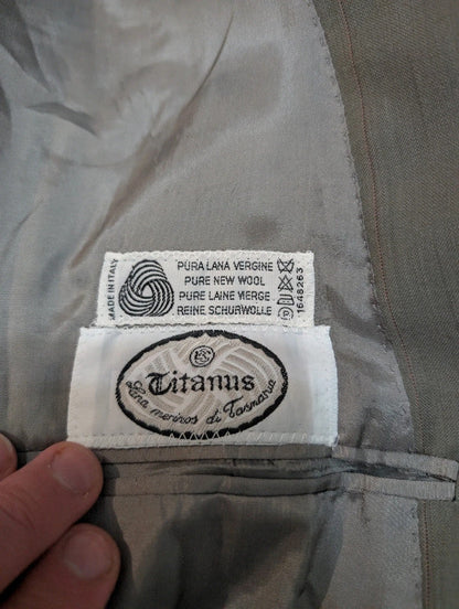 Géant costume croisé gris vert en laine