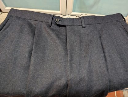 Sublime costume gris bleu marine en flanelle