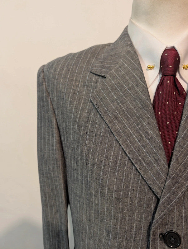 Génial costume pinstripe en lin