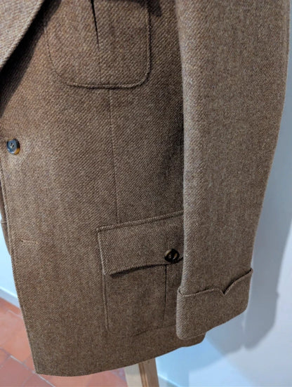 Legendäre braune Tweedjacke