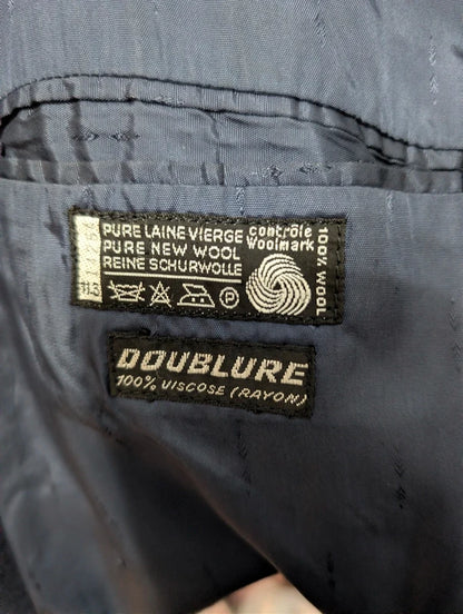 Ausgezeichnete marineblaue Zweireiherjacke aus Wolle