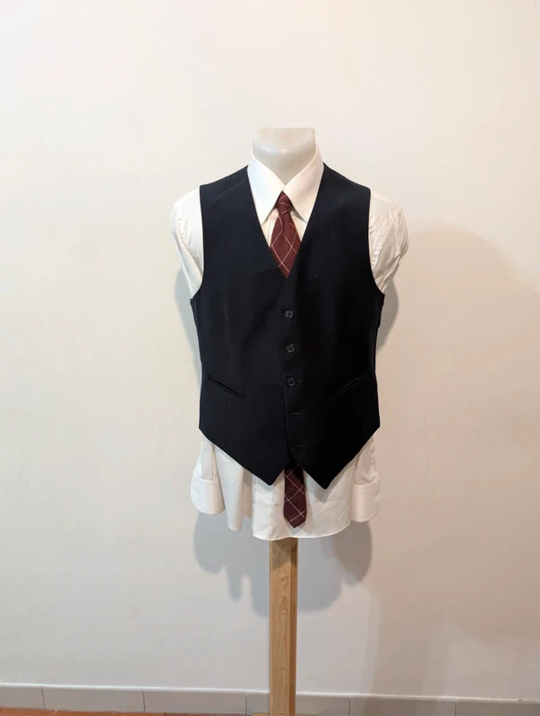 Exceptional navy blue three-piece wool suit