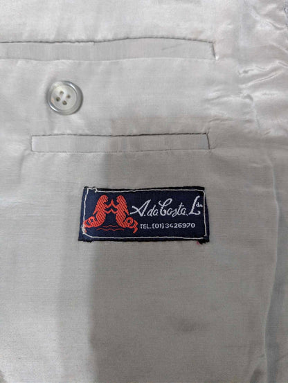 Hellgrauer, dreiteiliger Anzug aus schwerem Flanell