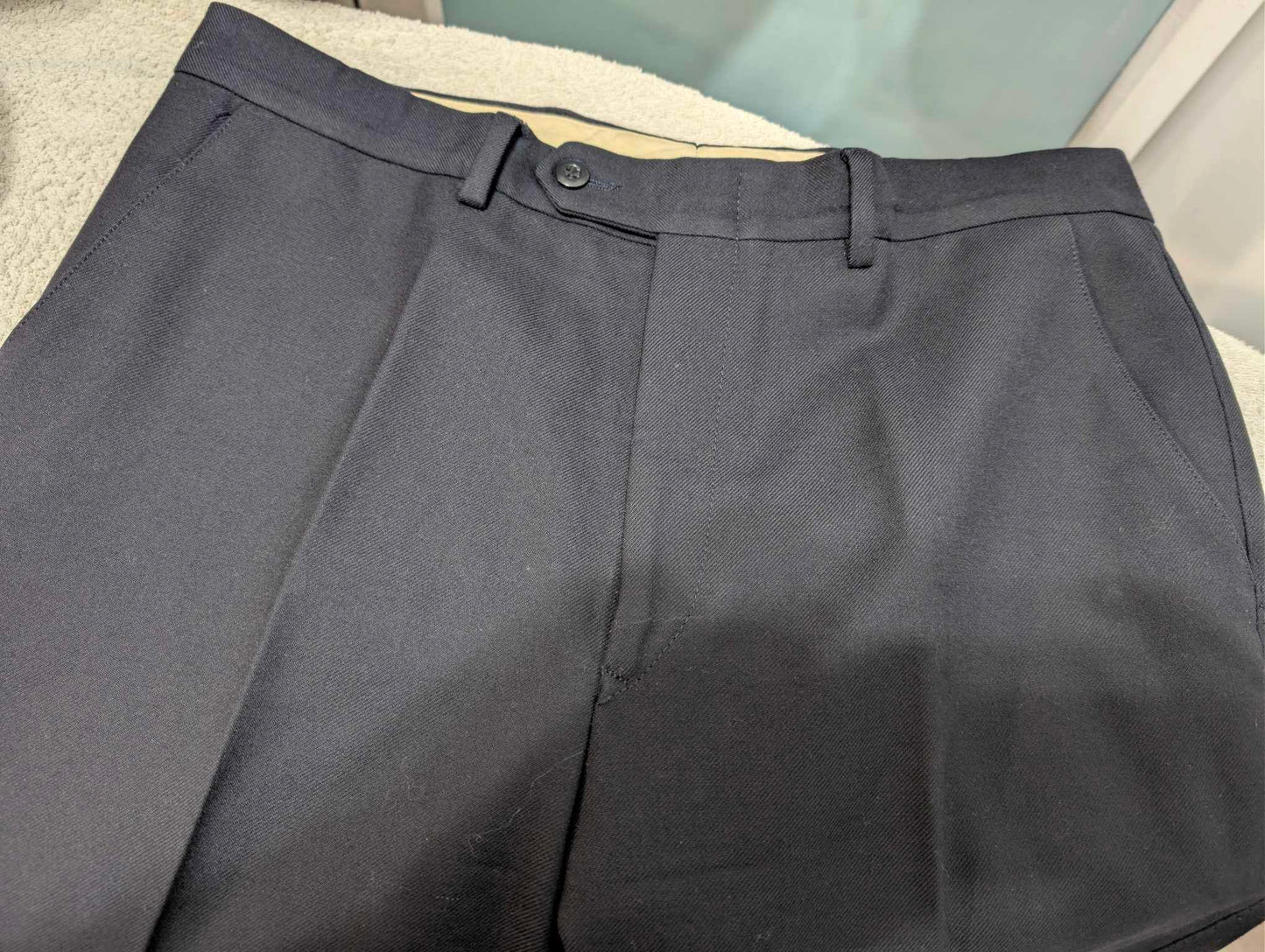 Wunderschöner dreiteiliger marineblauer Wollanzug