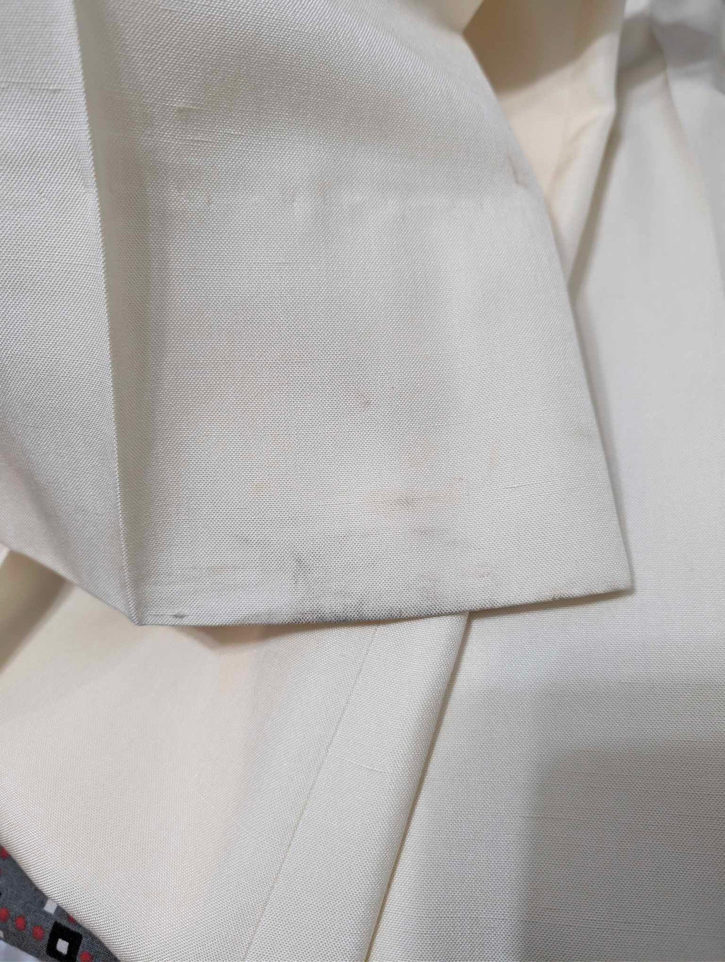 Angelique zweireihiger cremefarbener Seidenanzug