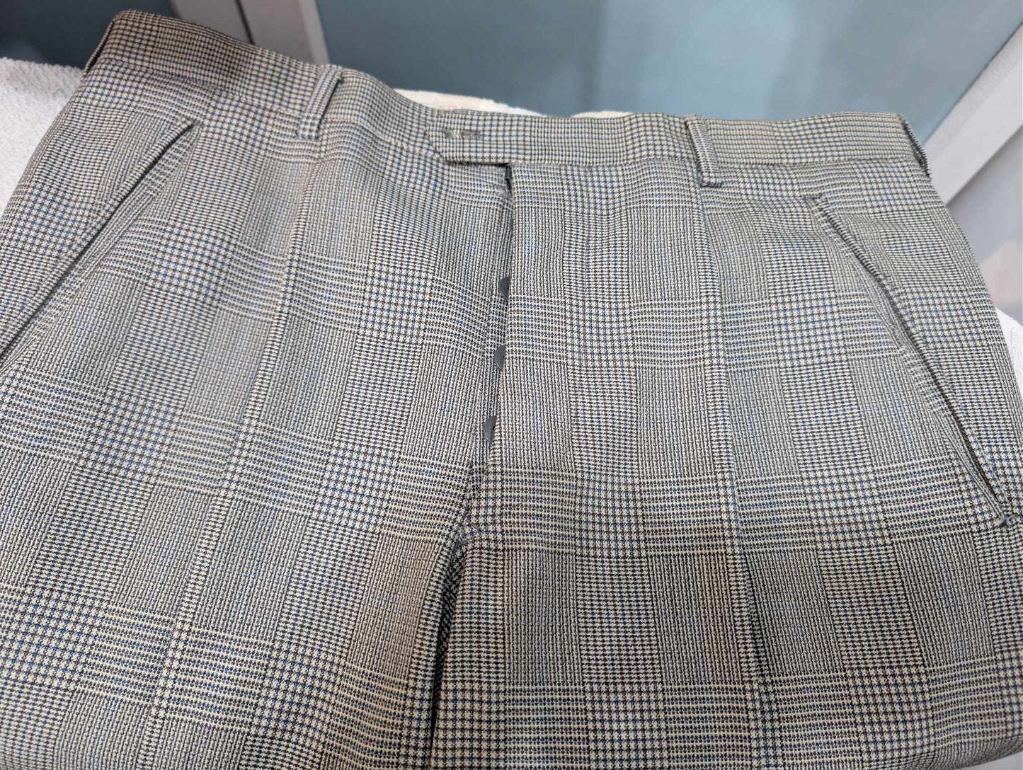 Excellent costume bespoke français