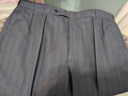 Prächtiger, zweireihiger, gestreifter Wollanzug