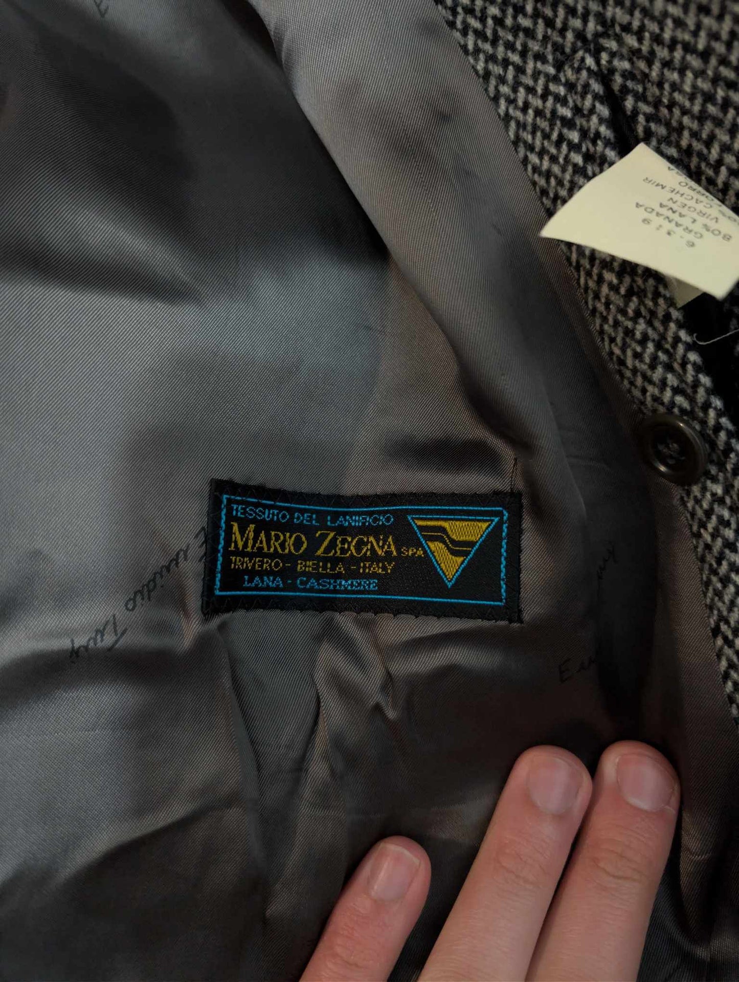 Géant manteau croisé de couleur gris en laine