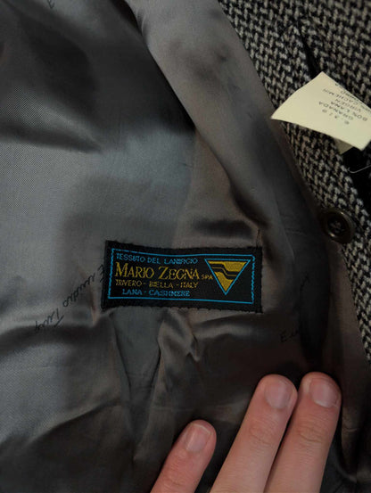 Géant manteau croisé de couleur gris en laine