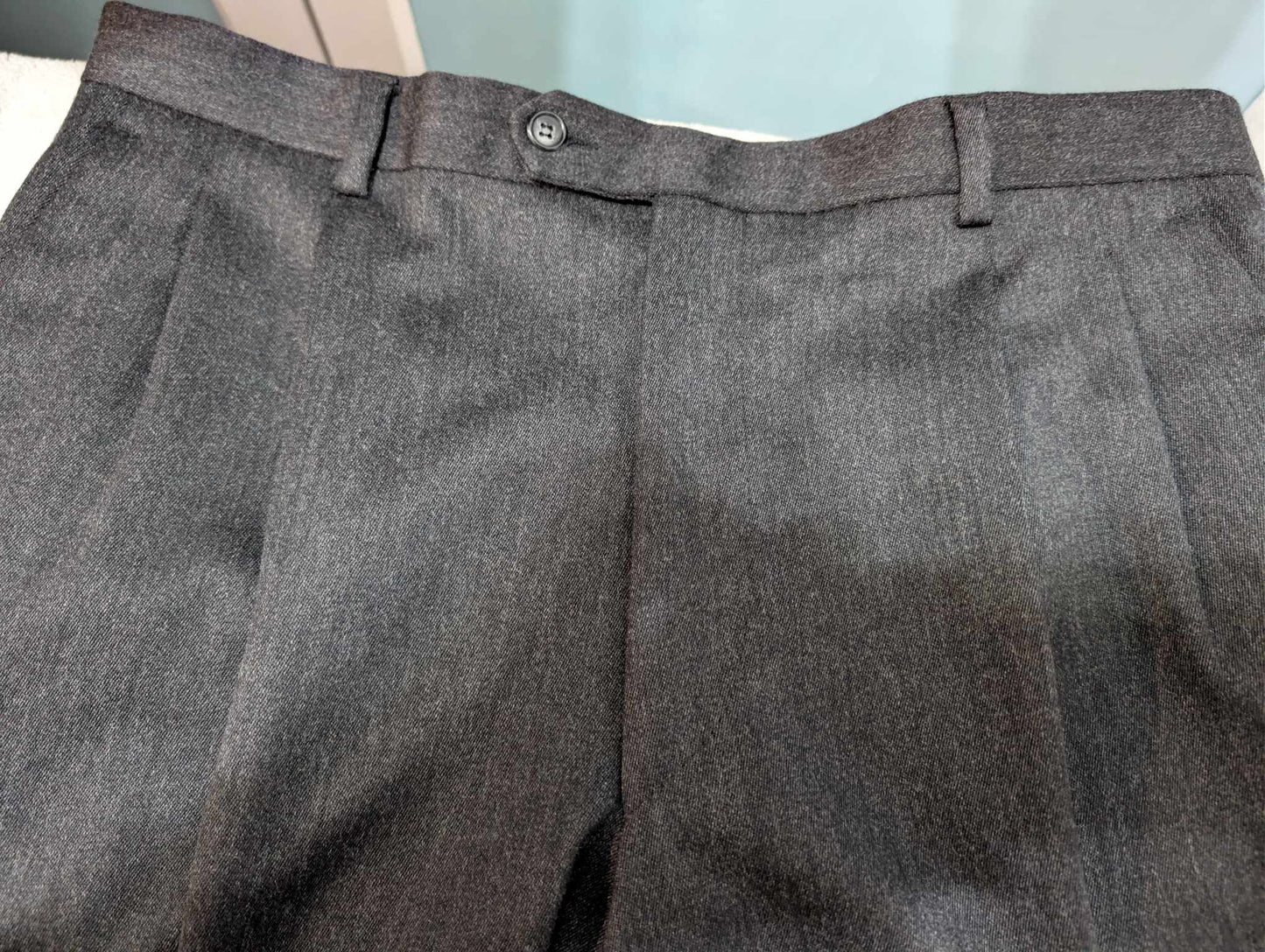 Fabuleux costume 3 pièces de couleur gris en flanelle