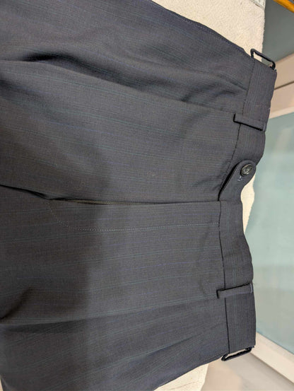 Élégant costume croisé à rayures en laine