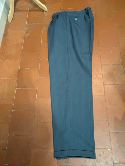 Unglaublicher Nadelstreifen-Zweireiher aus Wolle