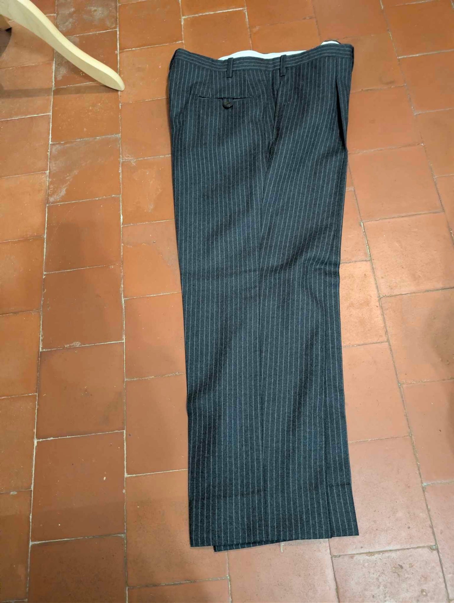 Legendärer zweireihiger Nadelstreifenanzug aus schwerem Flanell