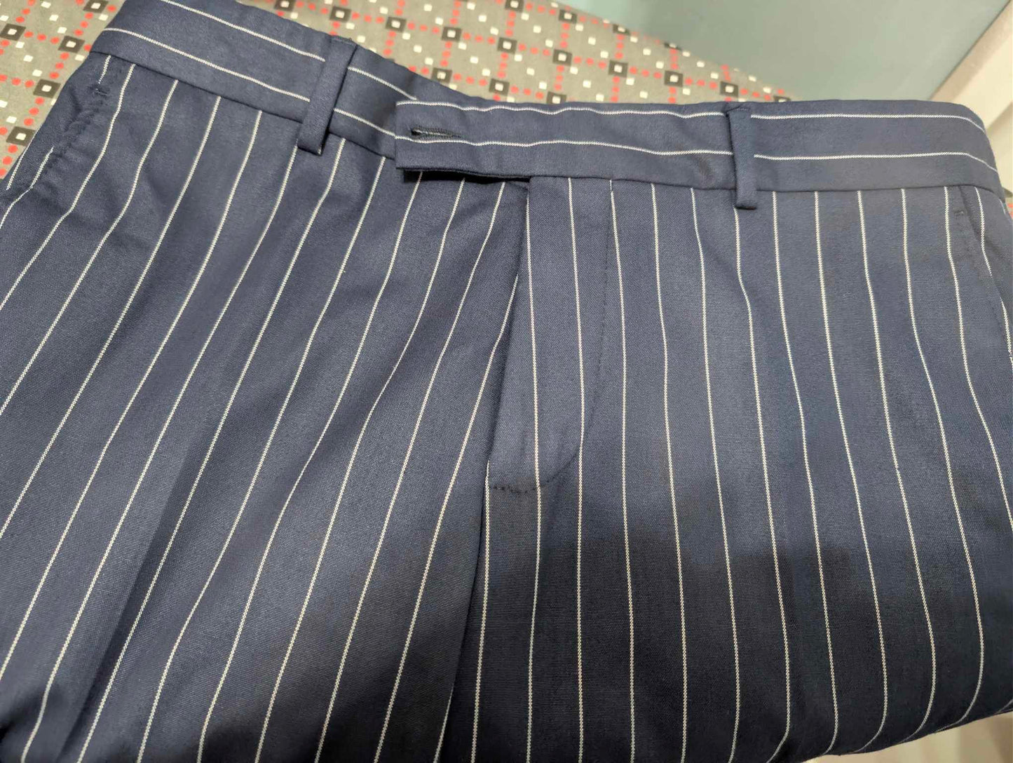 Fabelhafter zweireihiger Nadelstreifenanzug aus Wolle