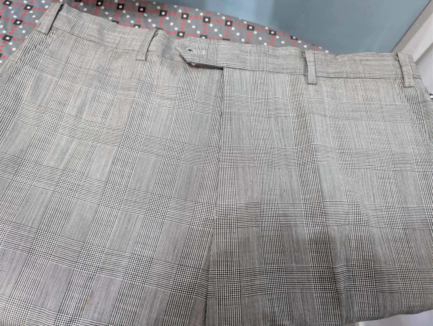 Classique costume de couleur gris en laine