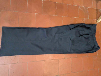 Ravissant costume croisé bleu marine en laine froide