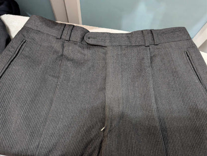 Légendaire costume croisé pinstripe en laine