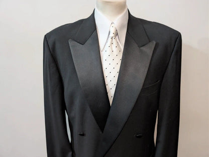 Klassischer zweireihiger Smokinganzug