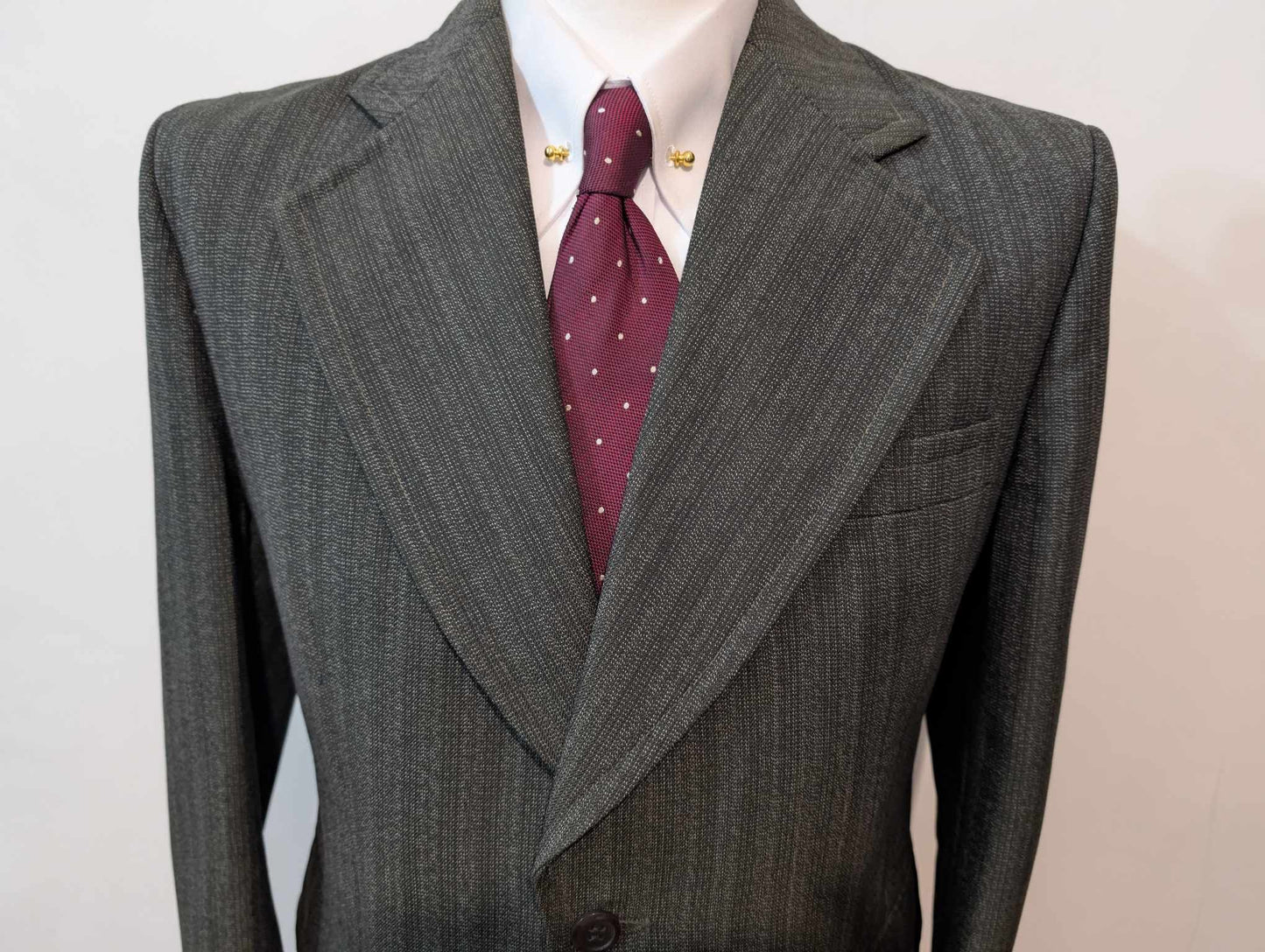 Chouet costume de couleur gris vert en laine