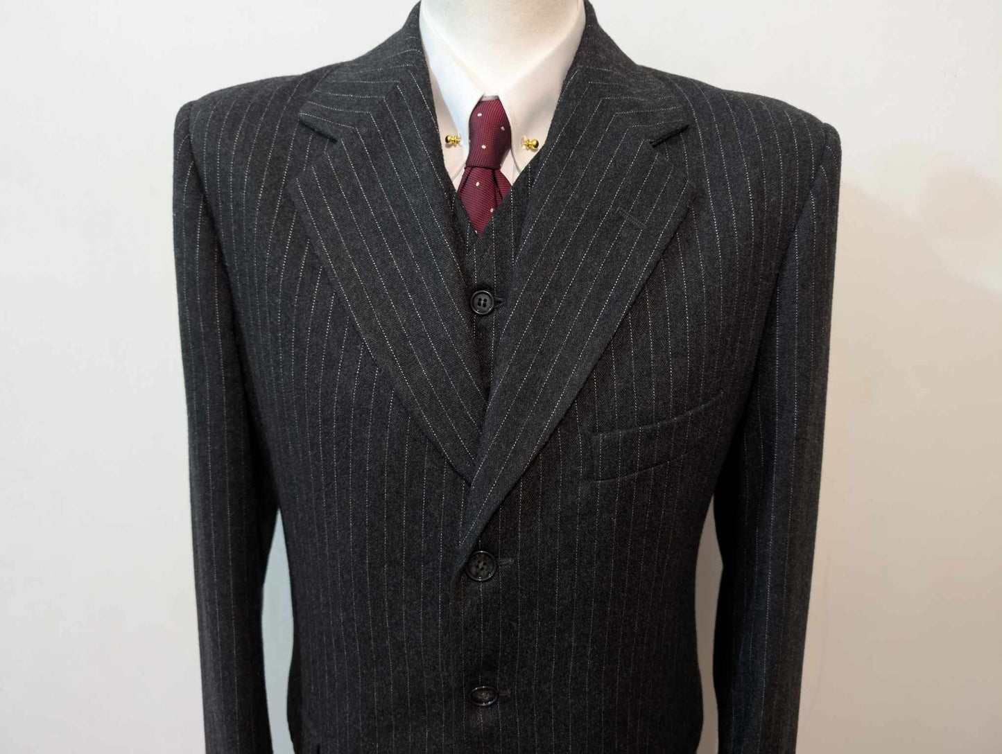 Mystérieux costume 3 pièces pinstripe en flanelle lourde