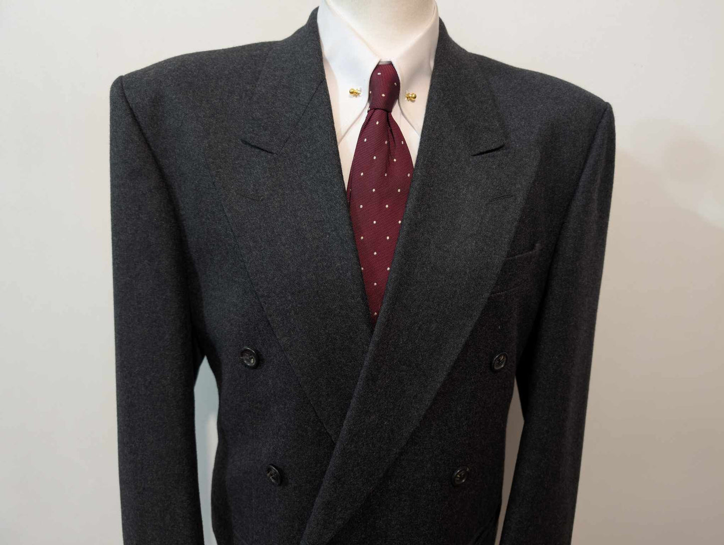 Incroyable costume croisé gris en flanelle lourde