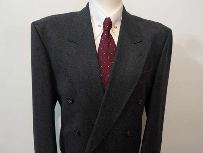 Incroyable costume croisé gris en flanelle lourde