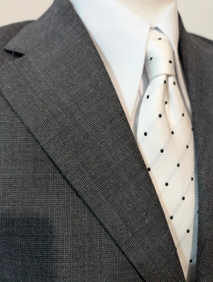 Schöner grauer Wollanzug