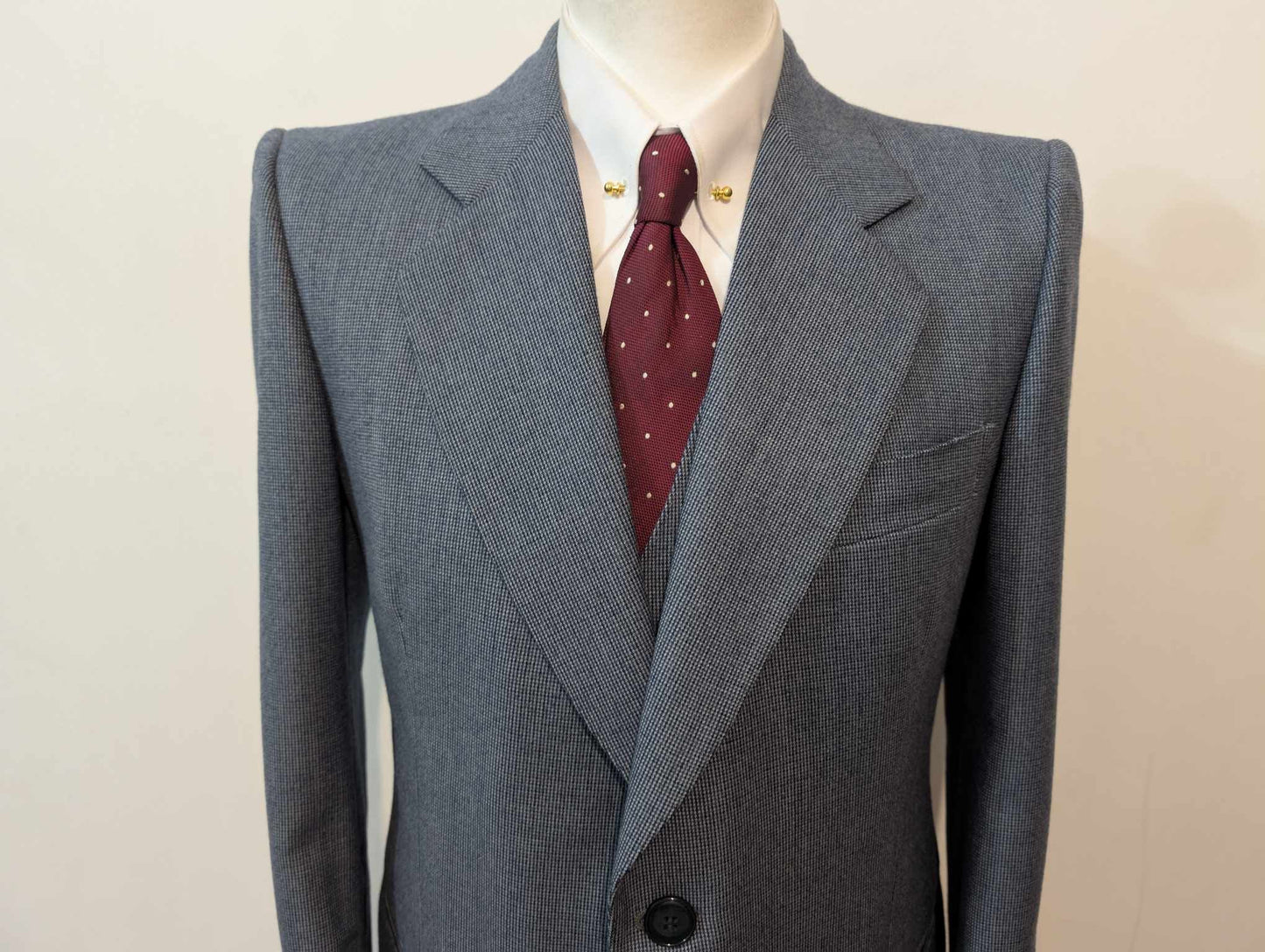 Majestueux costume trois pièces de couleur bleu en flanelle