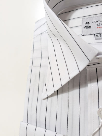 Chemise à rayures noires