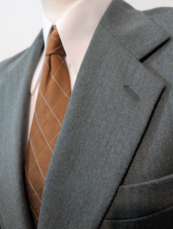 Fabelhafter grüner Anzug aus schwerem Flanell