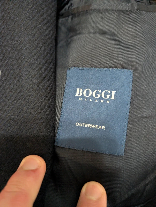 Kurzer, zweireihiger Wollmantel