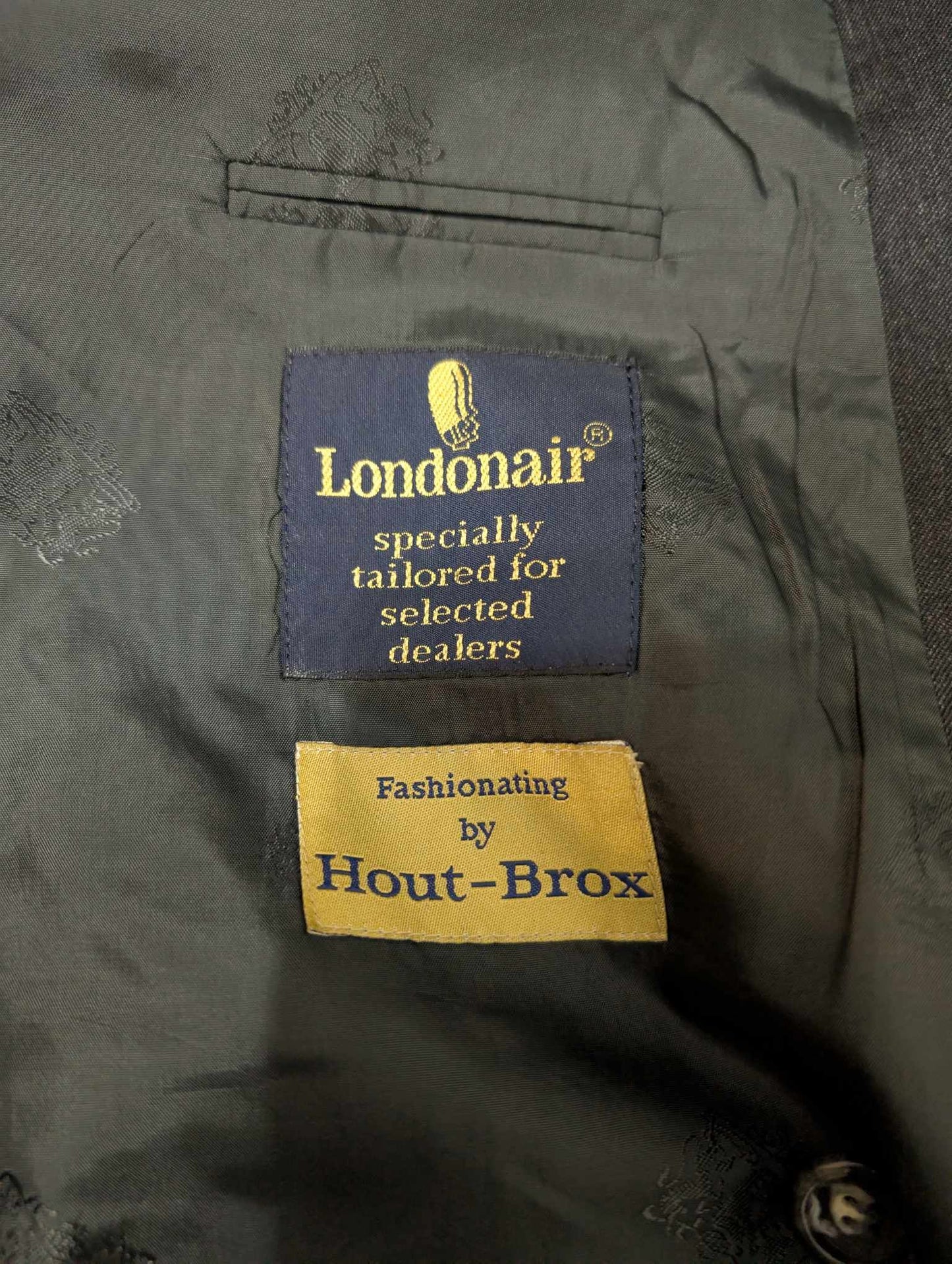 Costume croisé de couleur gris anthracite en laine