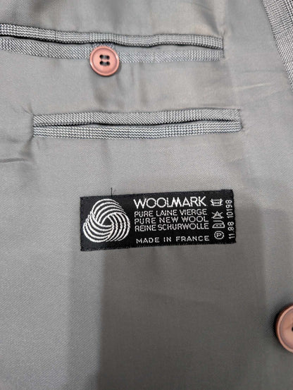 Impressionnant costume croisé de couleurs gris en laine