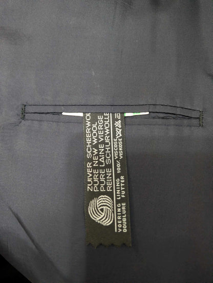 Élégant costume croisé à rayures en laine