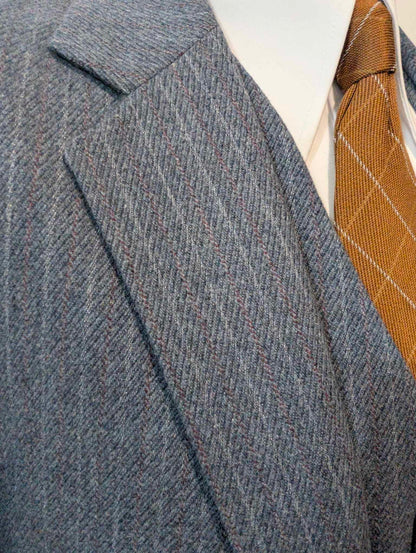 Furchterregender dreiteiliger Nadelstreifenanzug aus schwerem Flanell