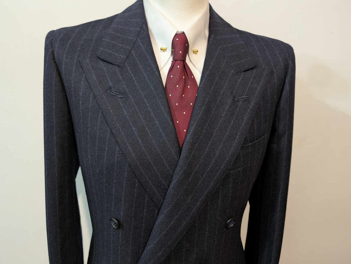 Légendaire costume croisé chalkstripe en flanelle de laine
