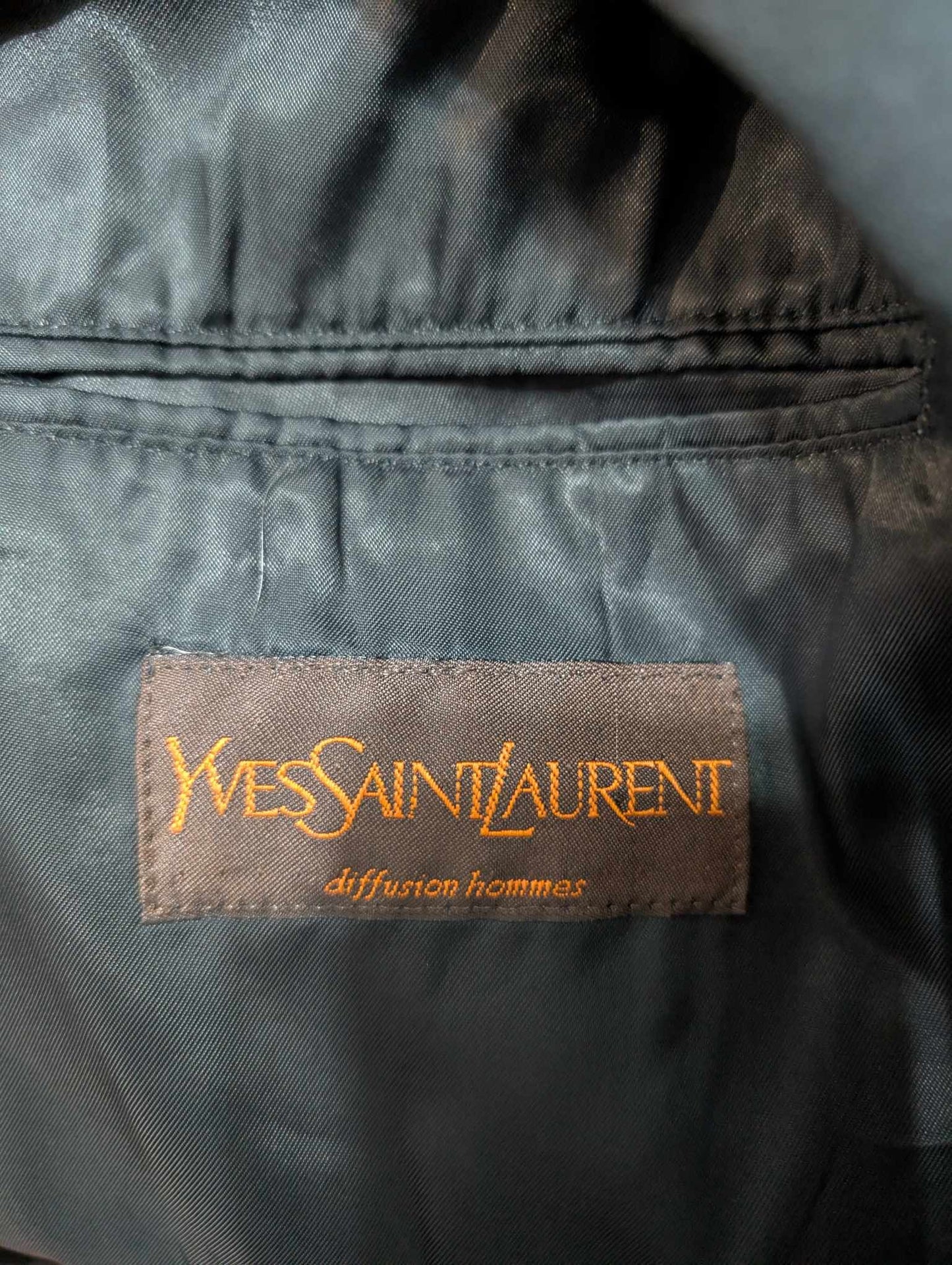 Incroyable smoking croisé en laine