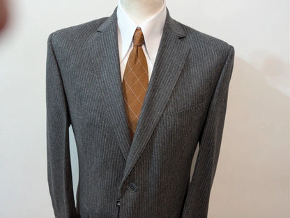 Unglaublicher Flanell-Nadelstreifenanzug