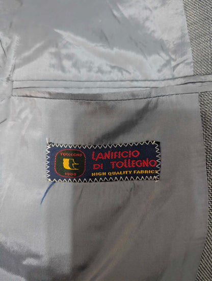 Schöner dreiteiliger grauer Wollanzug