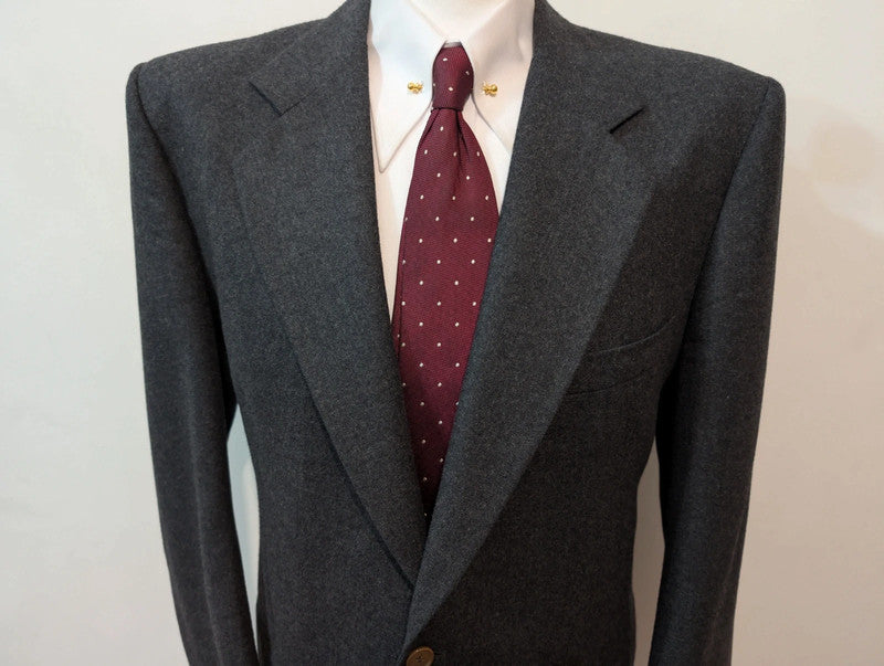 Redoutable costume gris en flanelle lourde