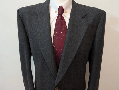 Redoutable costume gris en flanelle lourde