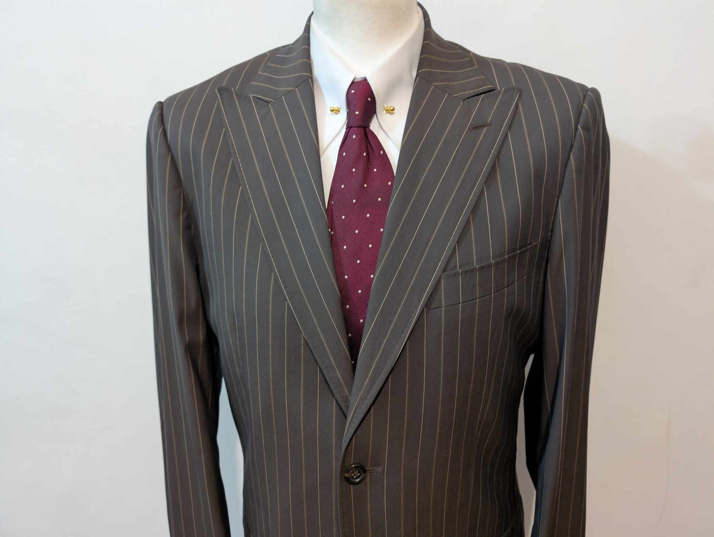 Magnifique costume pinstripe marron en laine