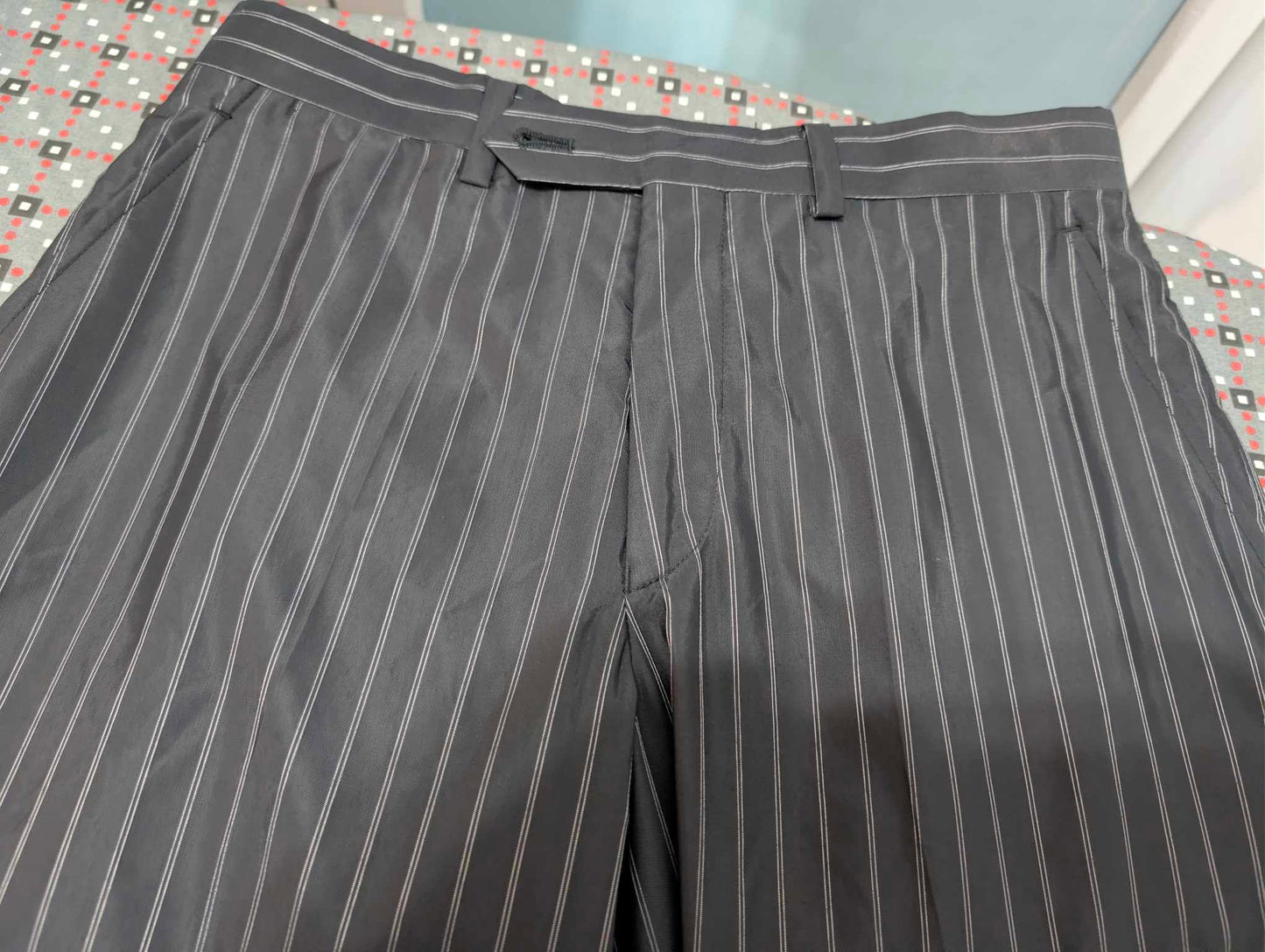 Niedliches Baumwoll-Nadelstreifenkostüm