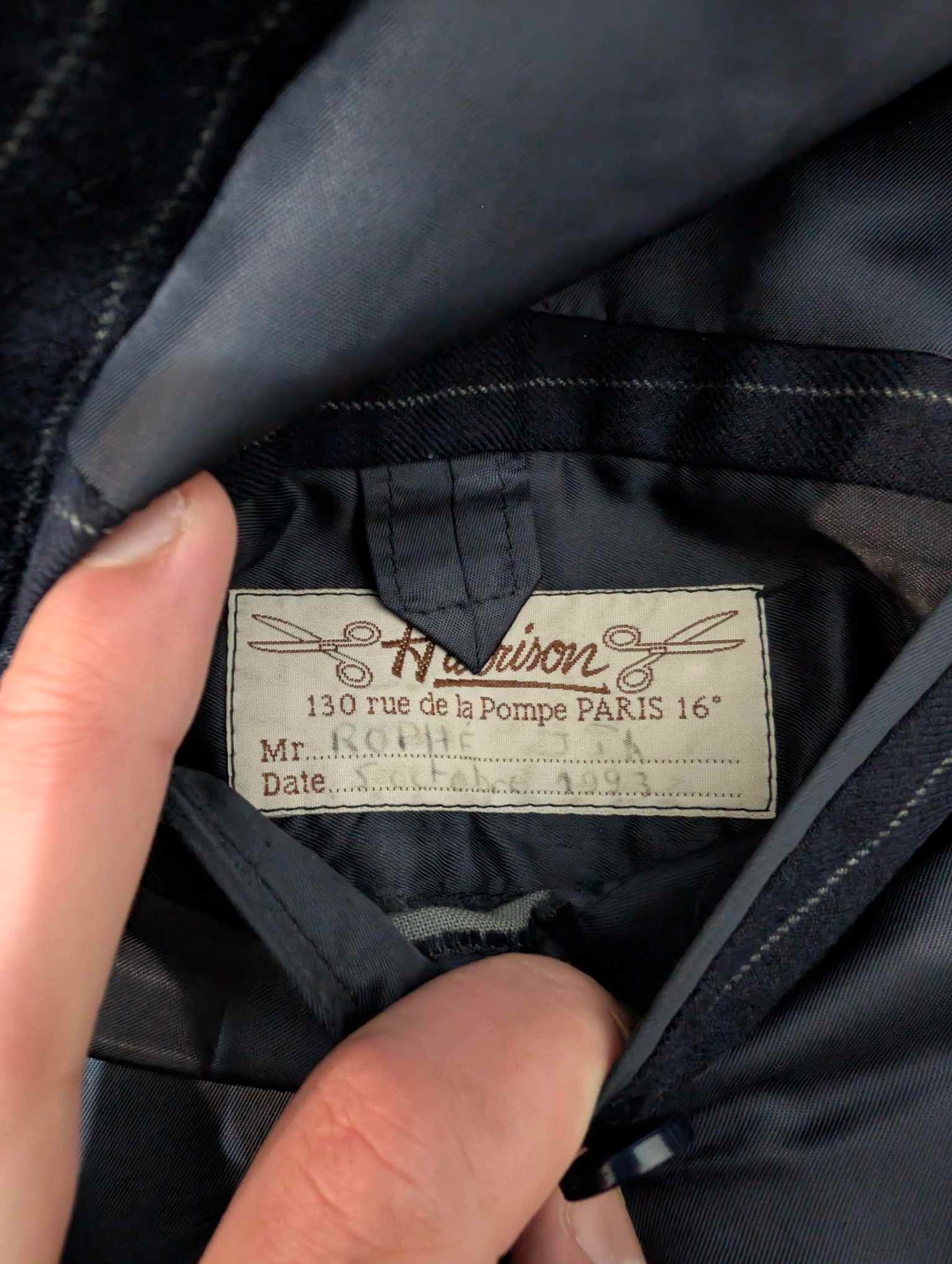 Legendärer dreiteiliger, doppelreihiger Flanellanzug mit Nadelstreifen.