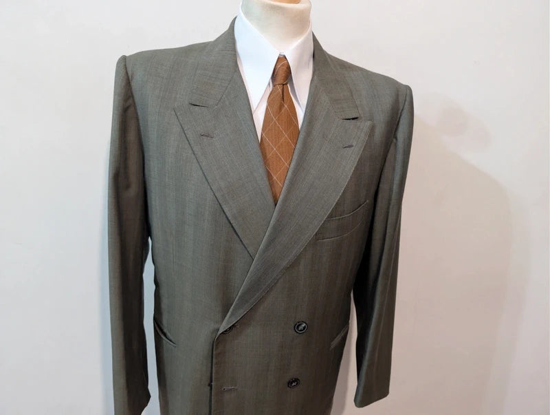 Légendaire costume croisé gris en laine