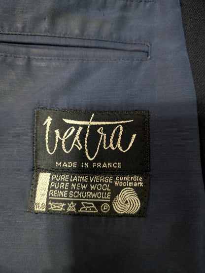 Gentille costume bleu marine en laine